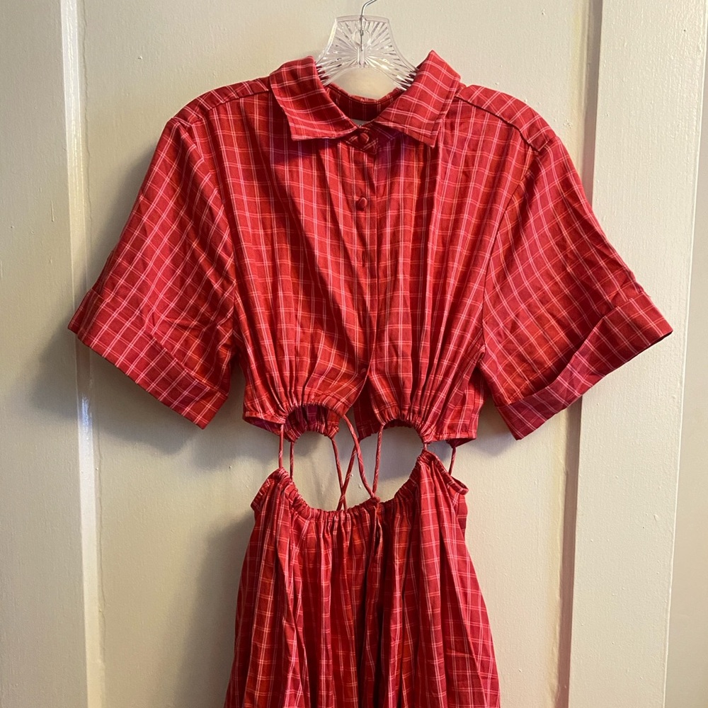 Sofie the Label Midriff Cut-Out Dress with pockets!